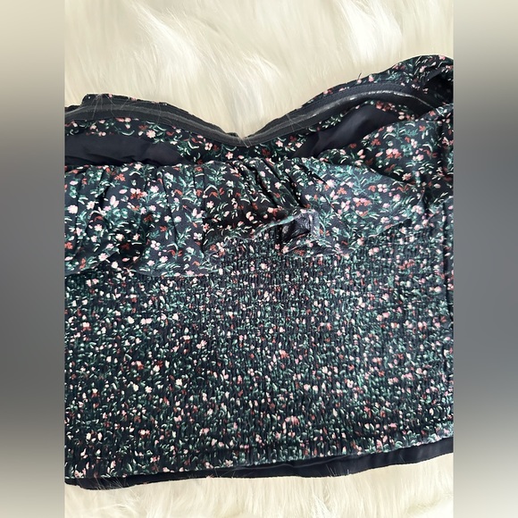 Abercrombie & Fitch Cropped Floral Top - Picture 4 of 5